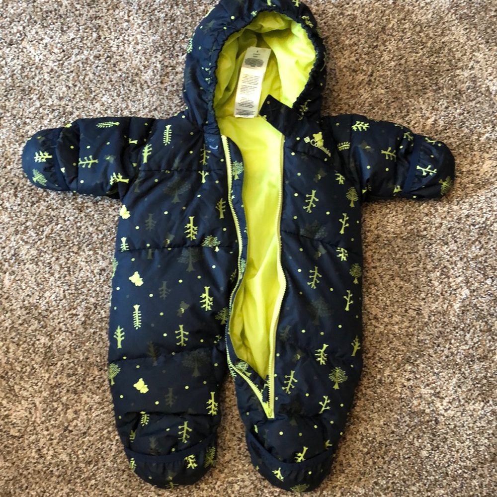 6 month Columbia snowsuit